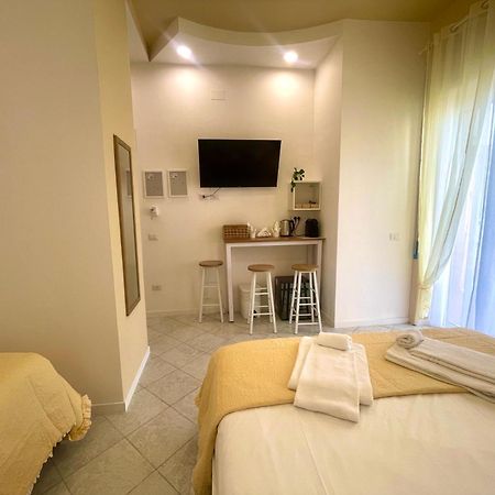 Bed and Breakfast Terrazza Garibaldi Neapel Exterior foto